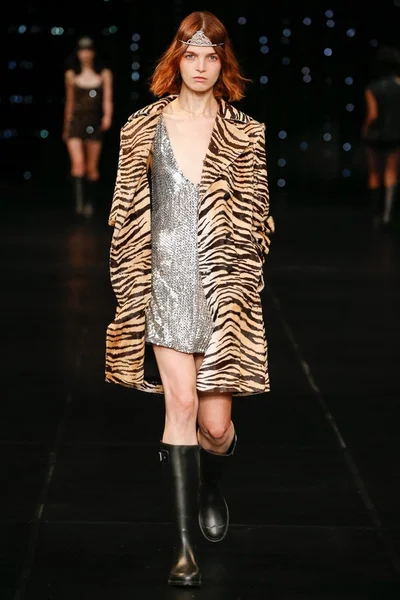 Look 35